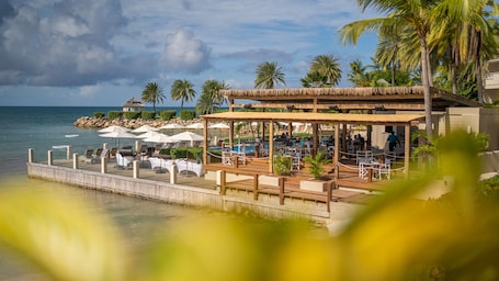 Beach bar. The Cove Suites at Blue Waters Resort and Spa