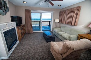 平面電視、DVD 播放機