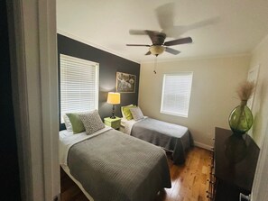 Family Cabin, 3 Bedrooms - Mountain Cove Farms Resort (Chickamauga)