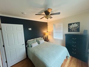 Family Cabin, 3 Bedrooms | 1 bedroom, individually decorated, individually furnished, bed sheets