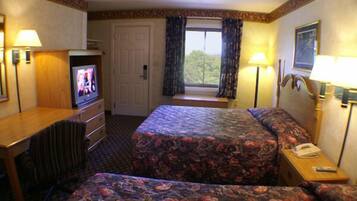 Escritorio, cortinas blackout, wifi gratis y ropa de cama