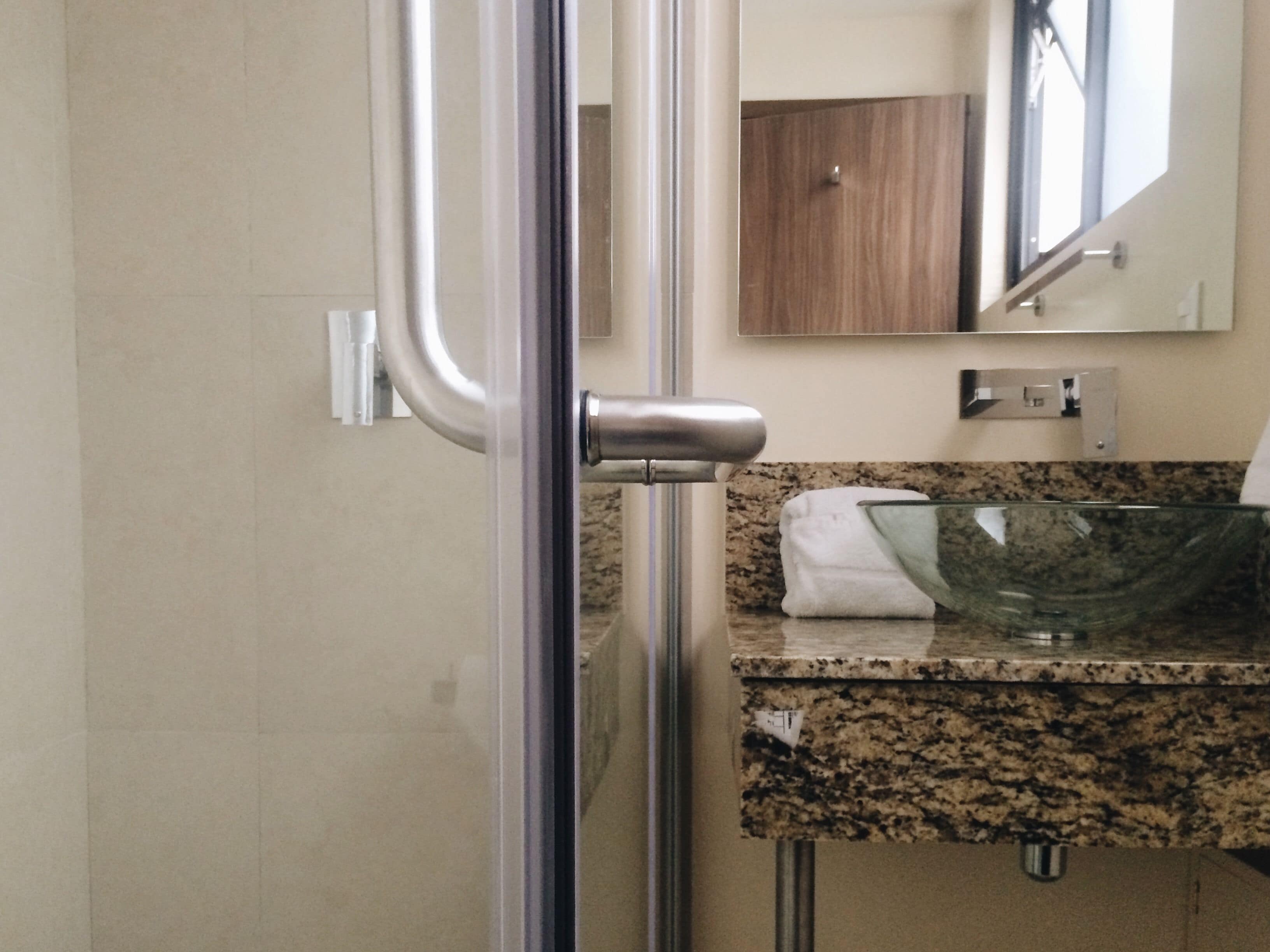 standard room | bathroom sink