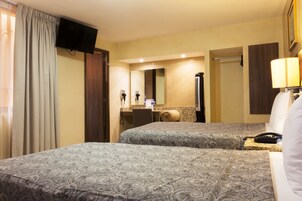 Premium bedding, in-room safe, desk, iron/ironing board