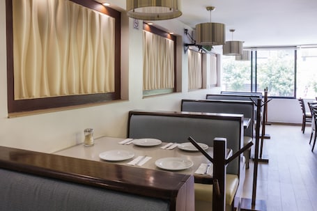 Se sirven desayunos, almuerzos y cenas