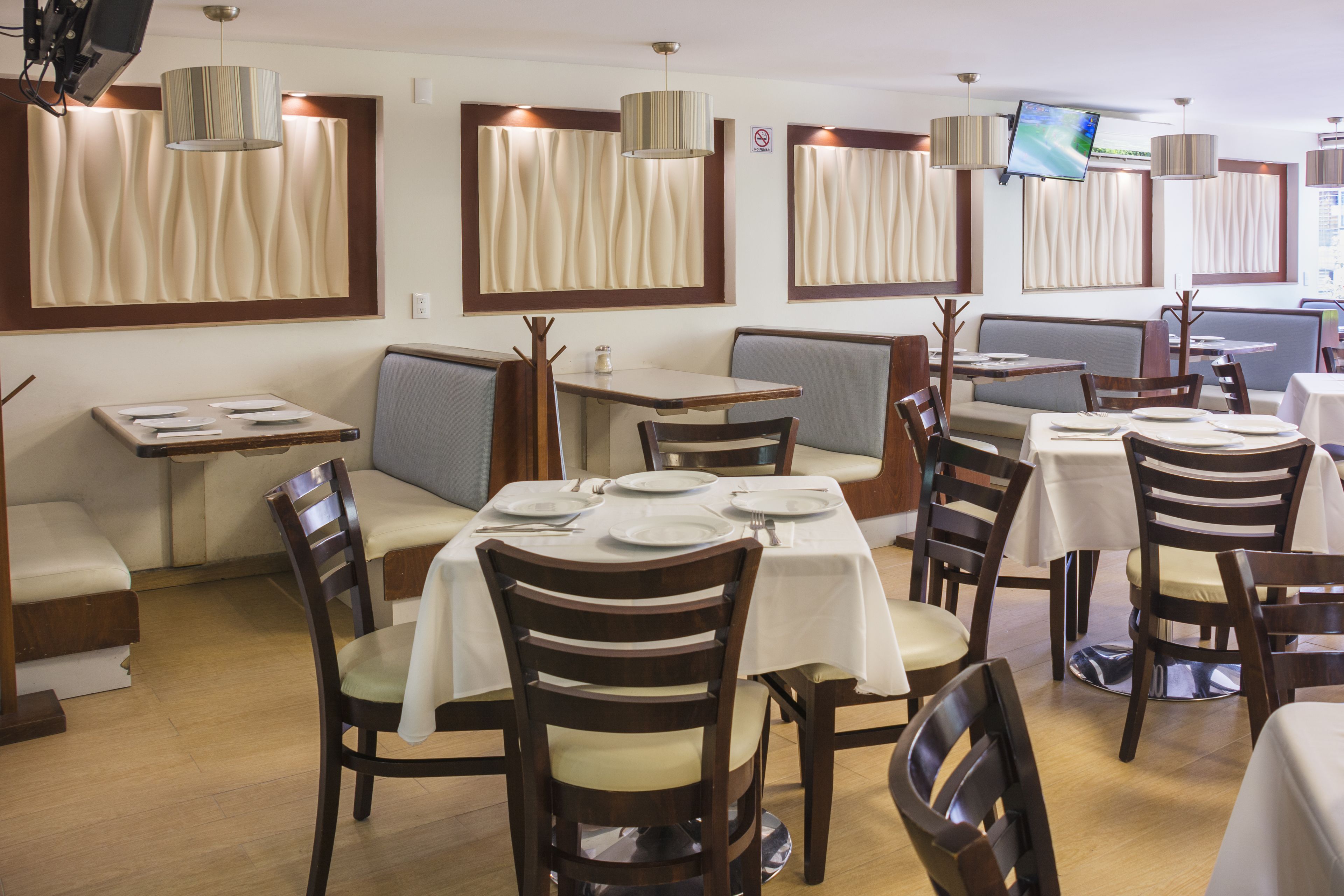 breakfast, lunch and dinner served