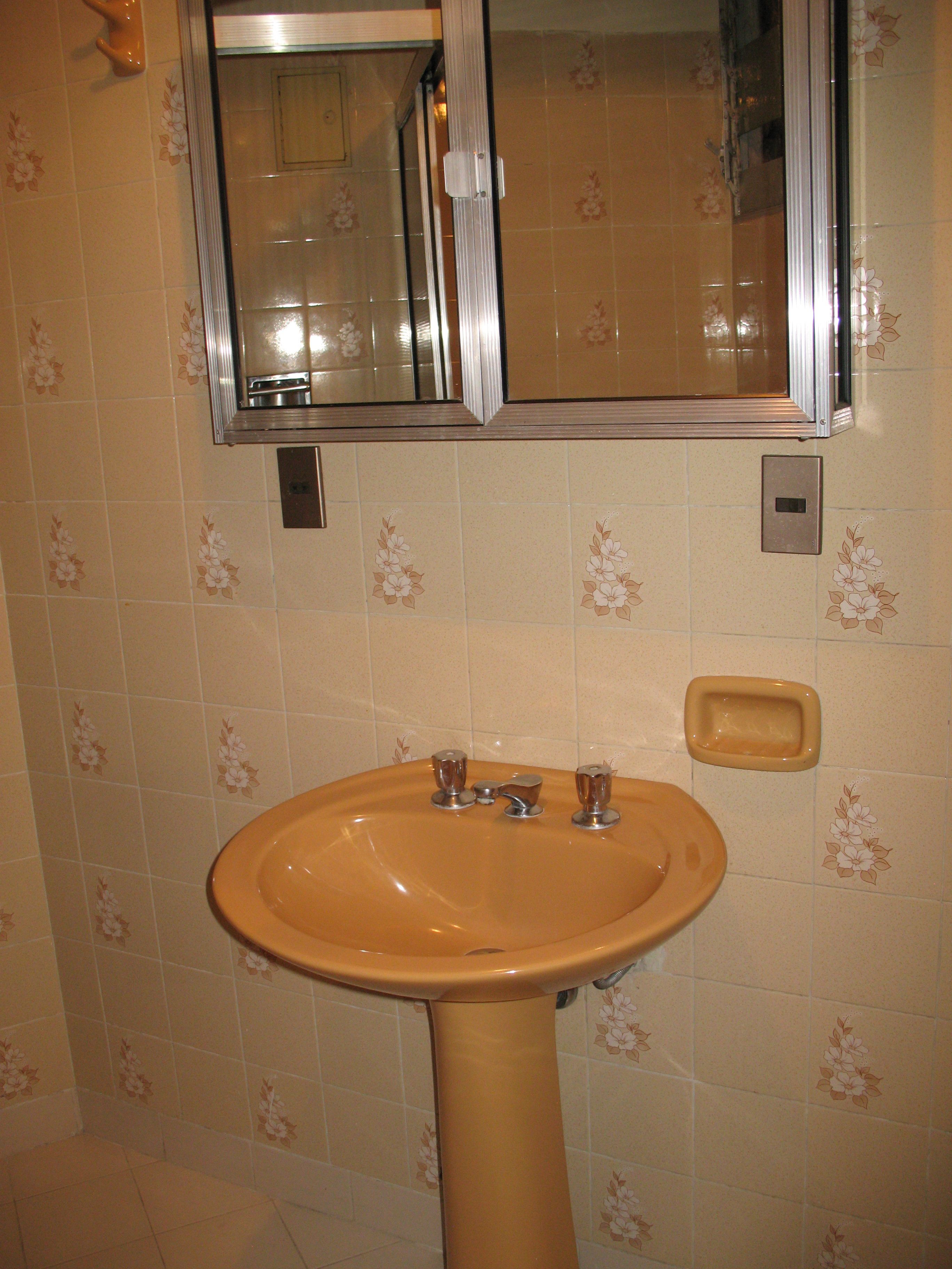 room, private bathroom | free wifi, bed sheets