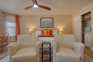 Kokopelli Room | 1 bedroom, premium bedding, down comforters, individually decorated - Castle Creek B&B (Grand Junction)