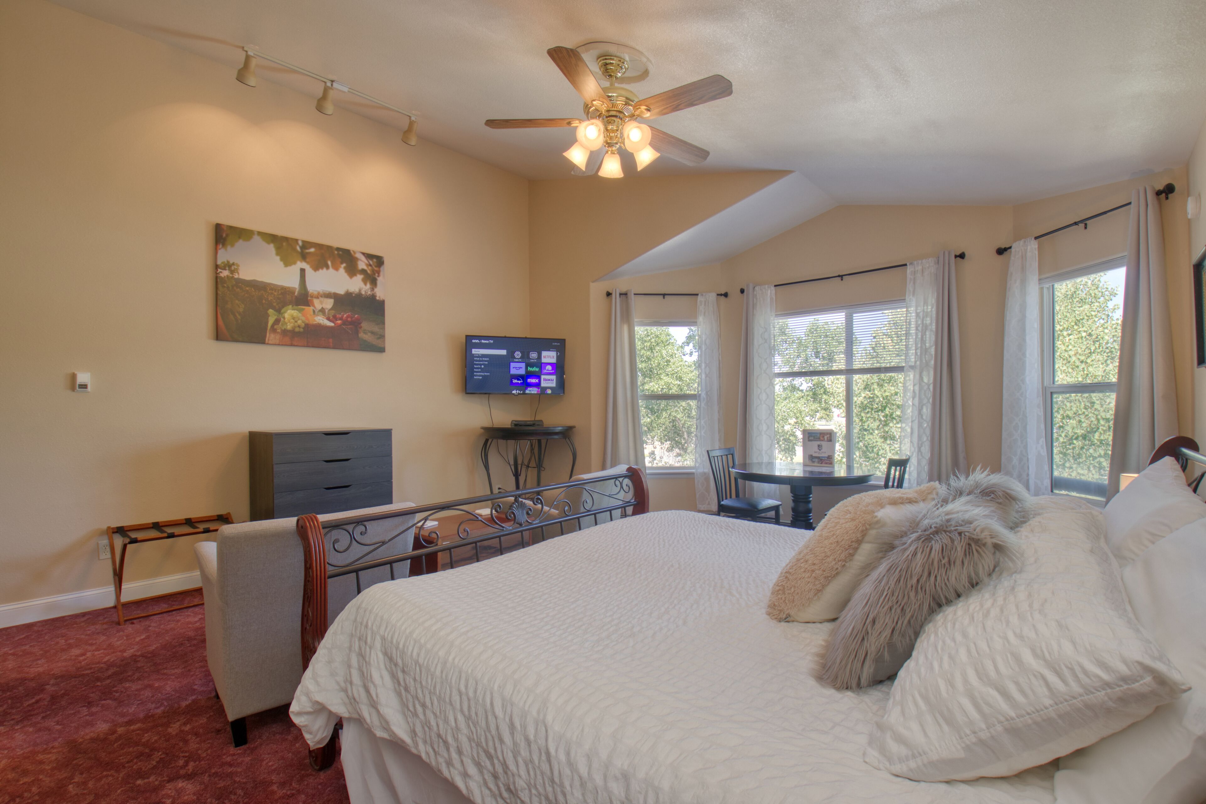 Vineyard Room | 1 bedroom, premium bedding, down comforters, individually decorated