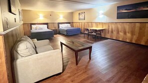 华丽客房, 1 间卧室, 无烟房 | 办公桌、遮光窗帘、熨斗/熨衣板、免费 WiFi