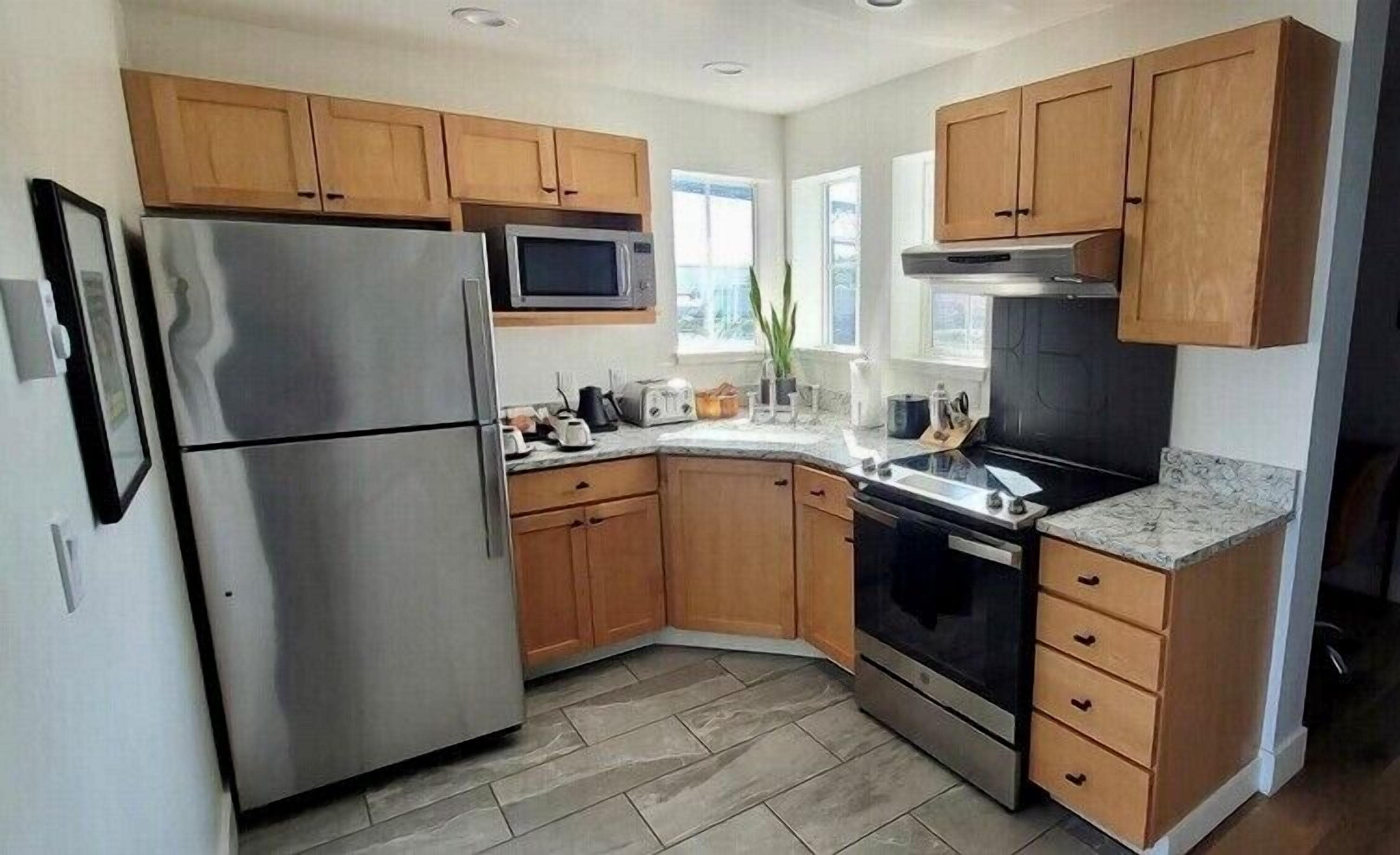 pilot house, balcony, river view (no pets) | private kitchen | fridge, coffee/tea maker, electric kettle