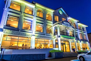 Front of property - evening/night - Hotel White House (Jeju City)