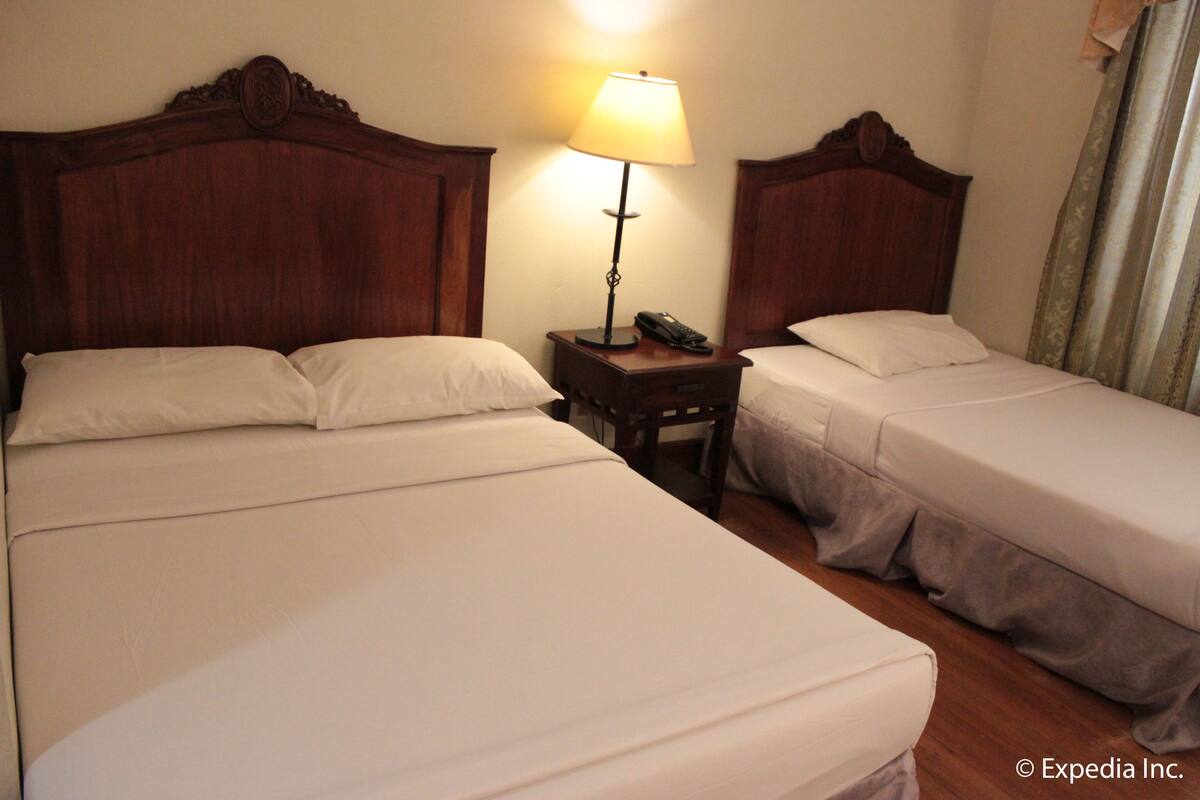 Deluxe Room with 1 Full Size Bed & 1 Single Bed | In-room safe, desk, blackout curtains, soundproofing