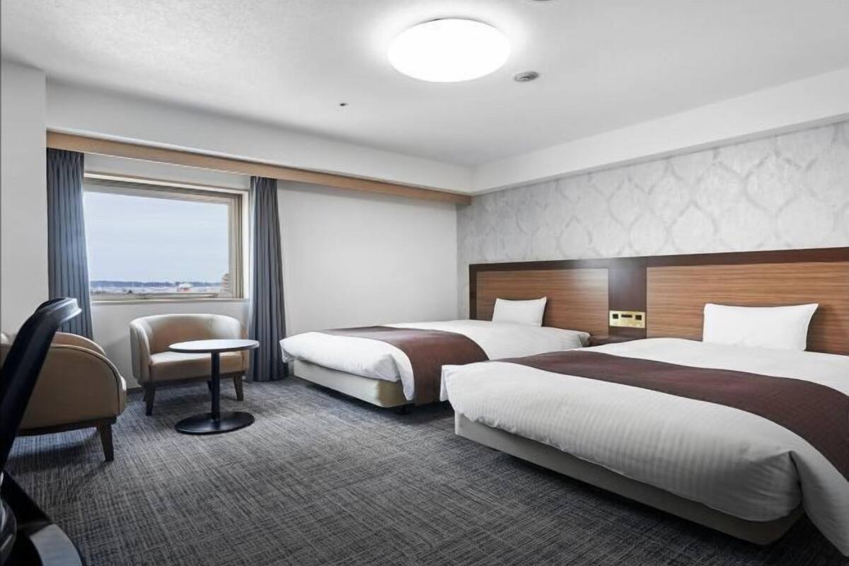 Bureau, fer et planche à repasser, Wi-Fi gratuit, draps fournis