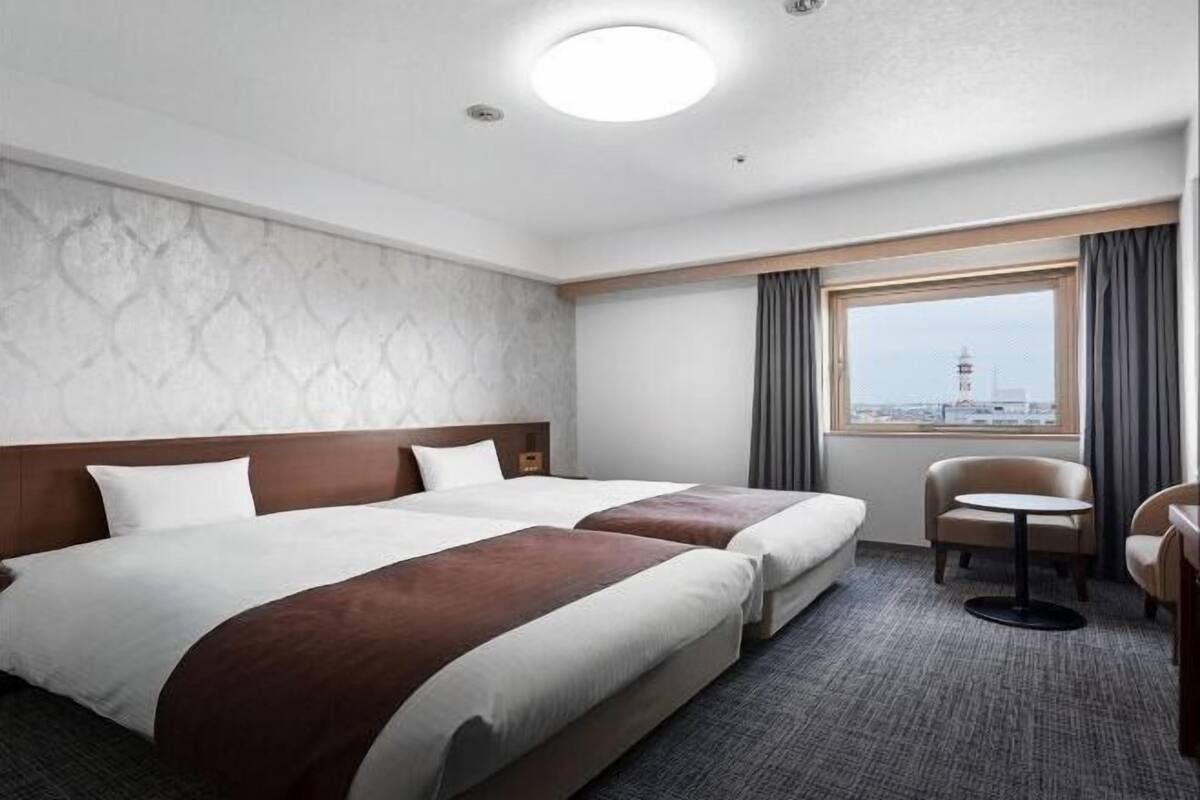 Bureau, fer et planche à repasser, Wi-Fi gratuit, draps fournis