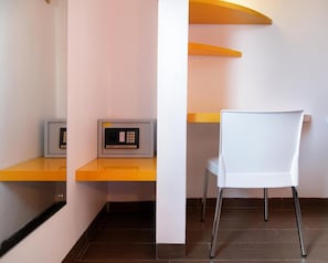 In-room safe, desk, free WiFi, bed sheets