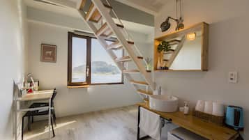 Duplex | Down duvets, blackout curtains, free WiFi