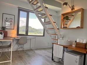 Toetasjesleilighet | Dundyner, blendingsgardiner og wi-fi (inkludert)