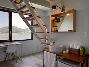 Duplex | Edredons de pluma, cortinas blackout, Wi-Fi de cortesia