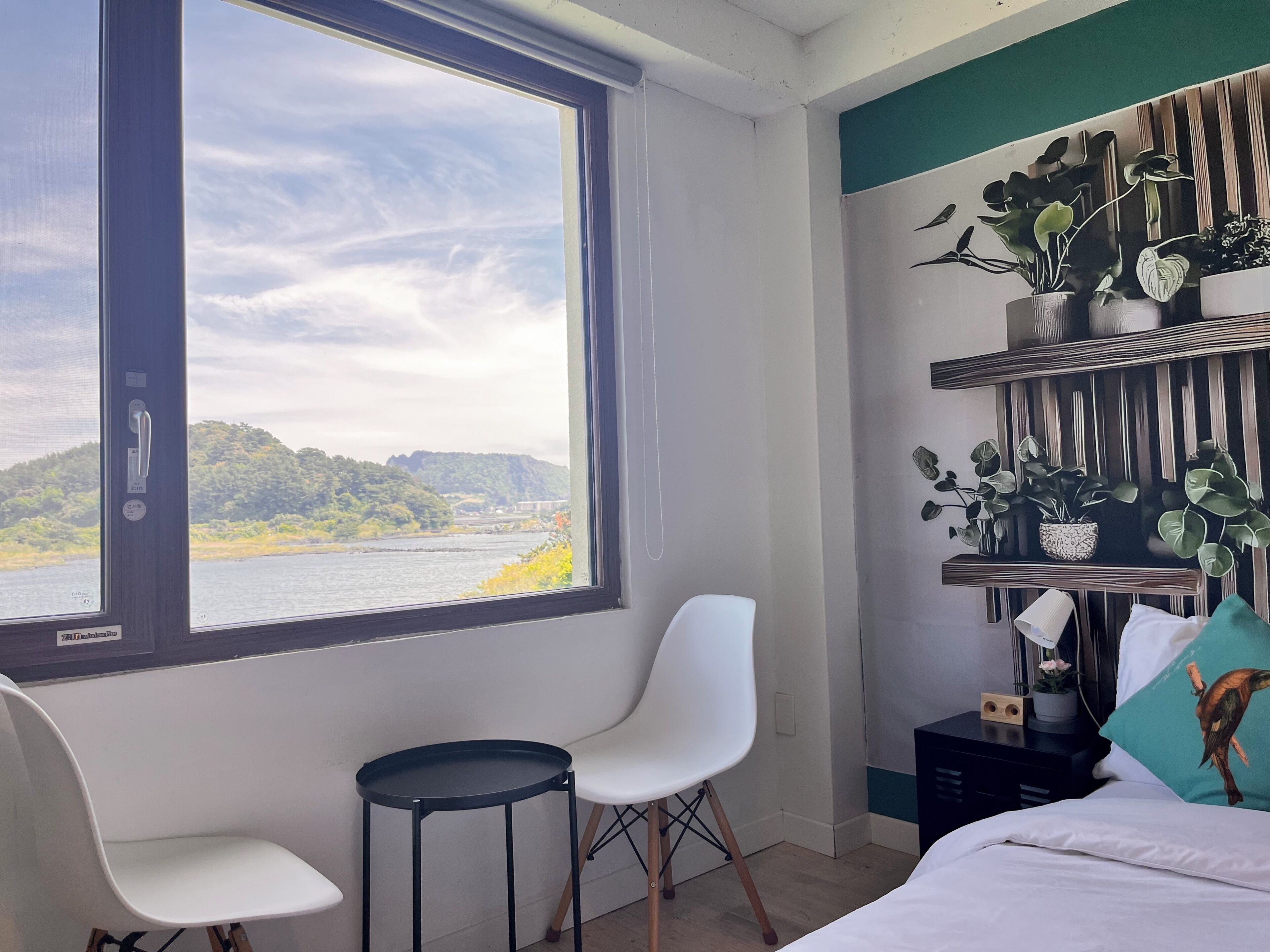 Habitación doble (Room 2) | Edredón, cortinas blackout y wifi gratis 