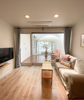 Villa Deluxe, 1 cama de matrimonio | 1 dormitorio, espacio para trabajar con un portátil, cortinas opacas