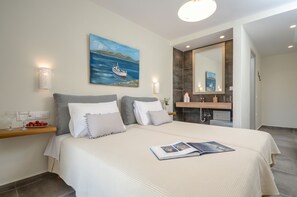 Iron/ironing board, bed sheets - Naxos Beach Hotel (Naxos)