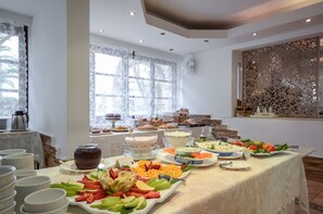 Daily buffet breakfast for a fee - Naxos Beach Hotel (Naxos)