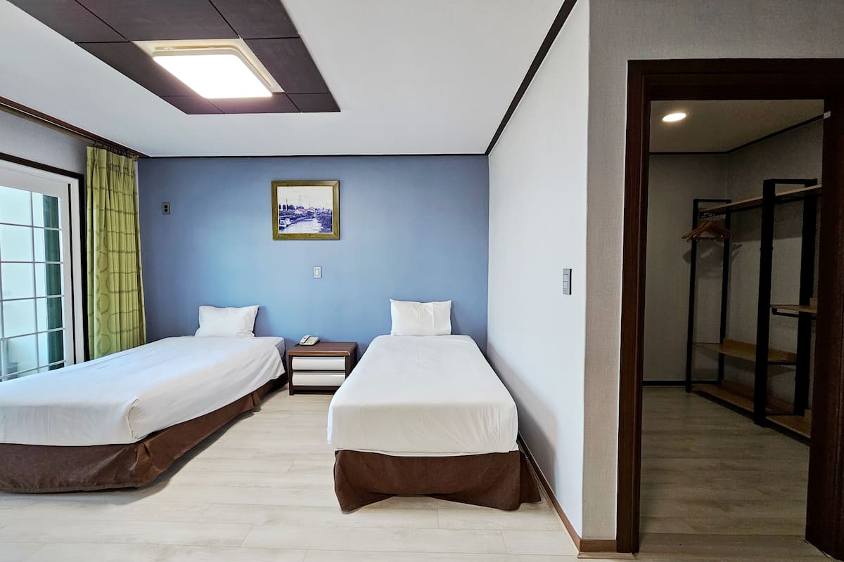 Family Terrace Room B | Free WiFi, bed sheets