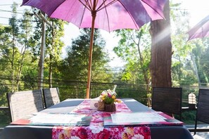 Breakfast, lunch, dinner served; Thai cuisine  - Phu Jaya Floresta Resort (Hang Dong)