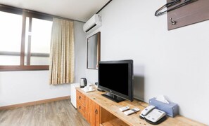 Traditional Ondol Room (Check-in unavailable after midnight, please notify check-in time in advance)