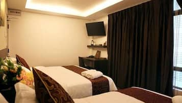 Kamar Keluarga | Seprai premium, tempat tidur Tempur-Pendic, dan meja kerja