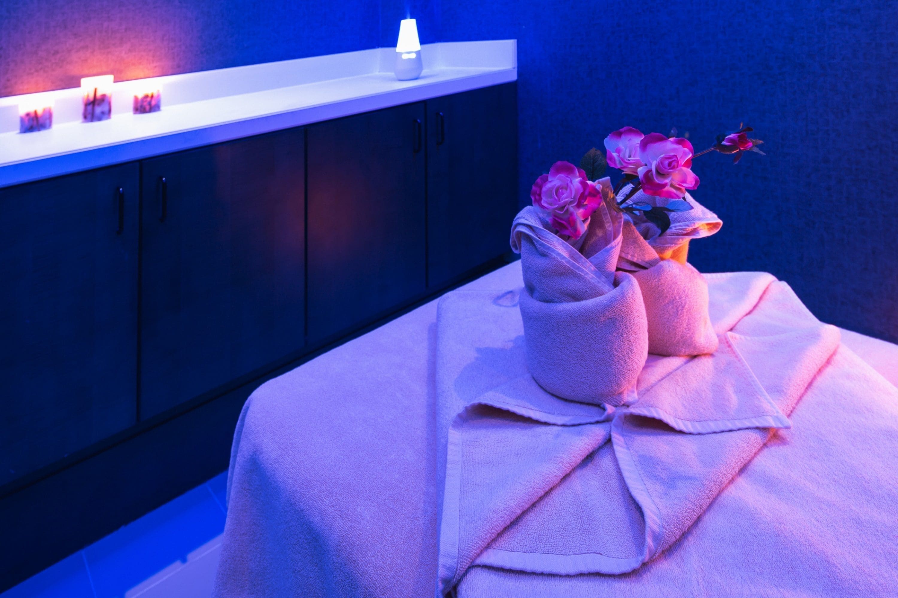 couples treatment room(s), sauna, hot tub