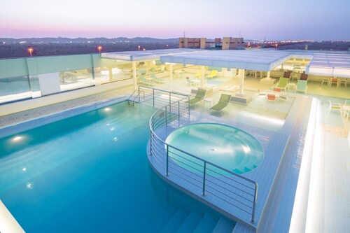 Ayla Bawadi Hotel & Mall