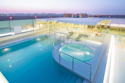 Ayla Bawadi Hotel & Mall