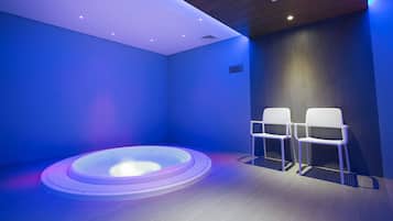 Behandelingskamers voor koppels, een sauna, een bubbelbad