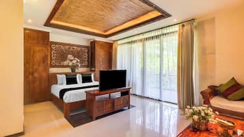 Executive Double Room, Balcony | Desk, free WiFi, bed sheets