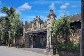 Bagian depan properti