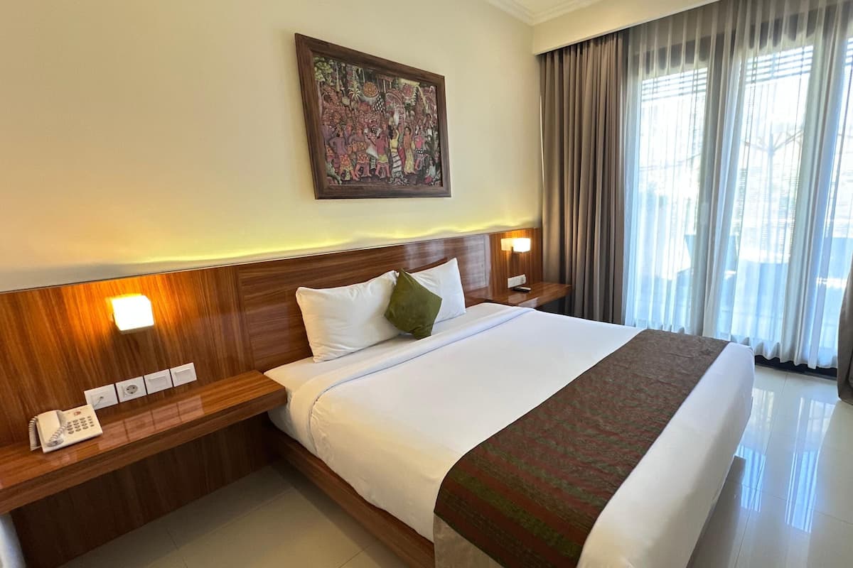 3 bedrooms, in-room safe, desk, free WiFi