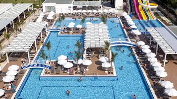 Indoor pool, 2 outdoor pools, pool umbrellas, pool loungers