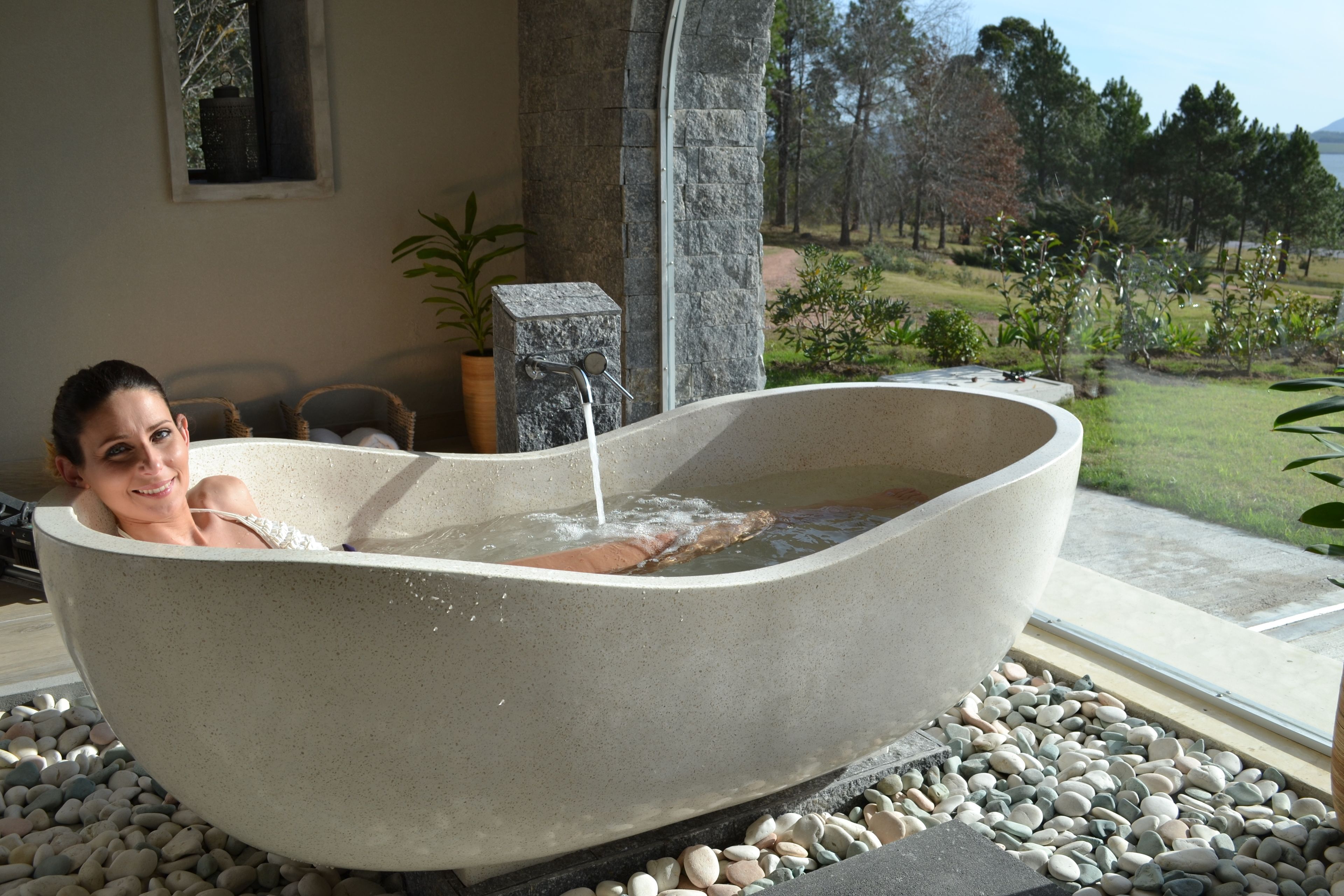 Sauna, hot tub, body treatments, hydrotherapy, aromatherapy, body scrubs