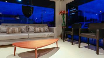 TV LED 32 polegadas com canais a cabo, TV
