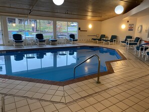 Hồ bơi trong nhà 