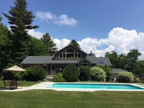 Greystone | Terrace/patio - The Mountain Top Inn & Resort (Chittenden)