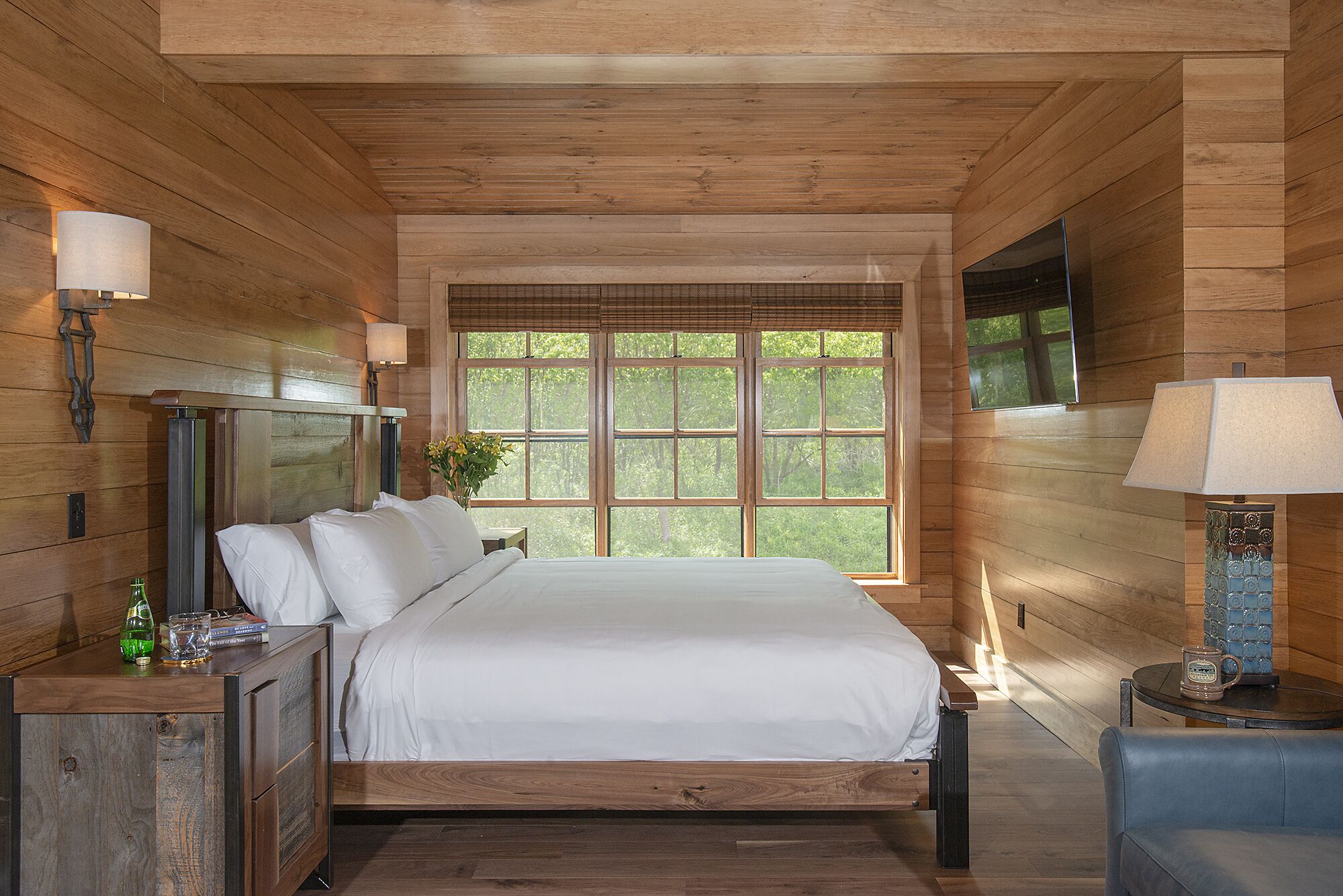 foley farmhouse | individually decorated, individually furnished, laptop workspace