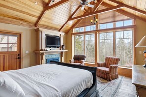Mountain Aire Lodge | Individually decorated, individually furnished, laptop workspace - The Mountain Top Inn & Resort (Chittenden)