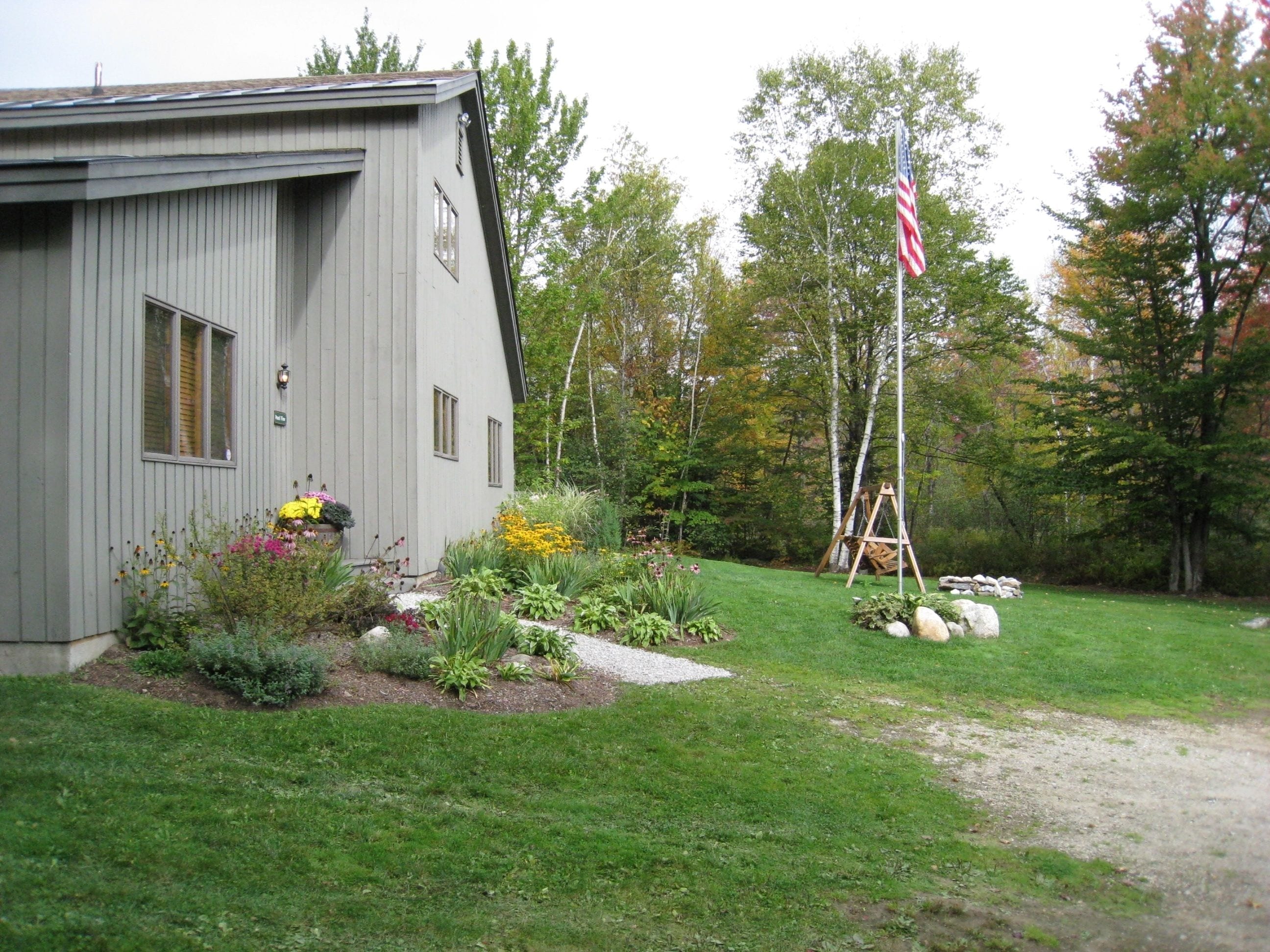 pondview | individually decorated, individually furnished, laptop workspace