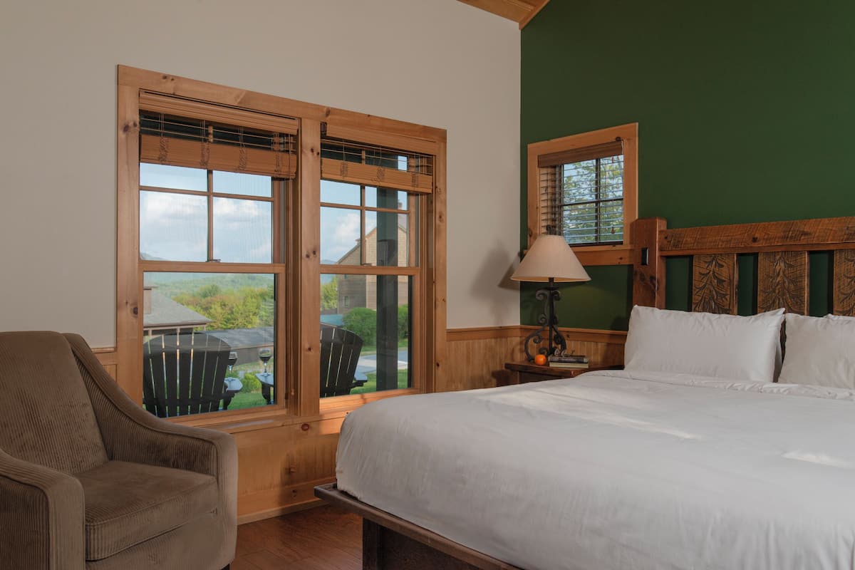 Luxury Cabin, 1 Bedroom | Individually decorated, individually furnished, laptop workspace
