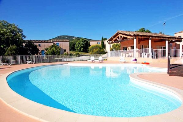 Indoor pool, outdoor pool