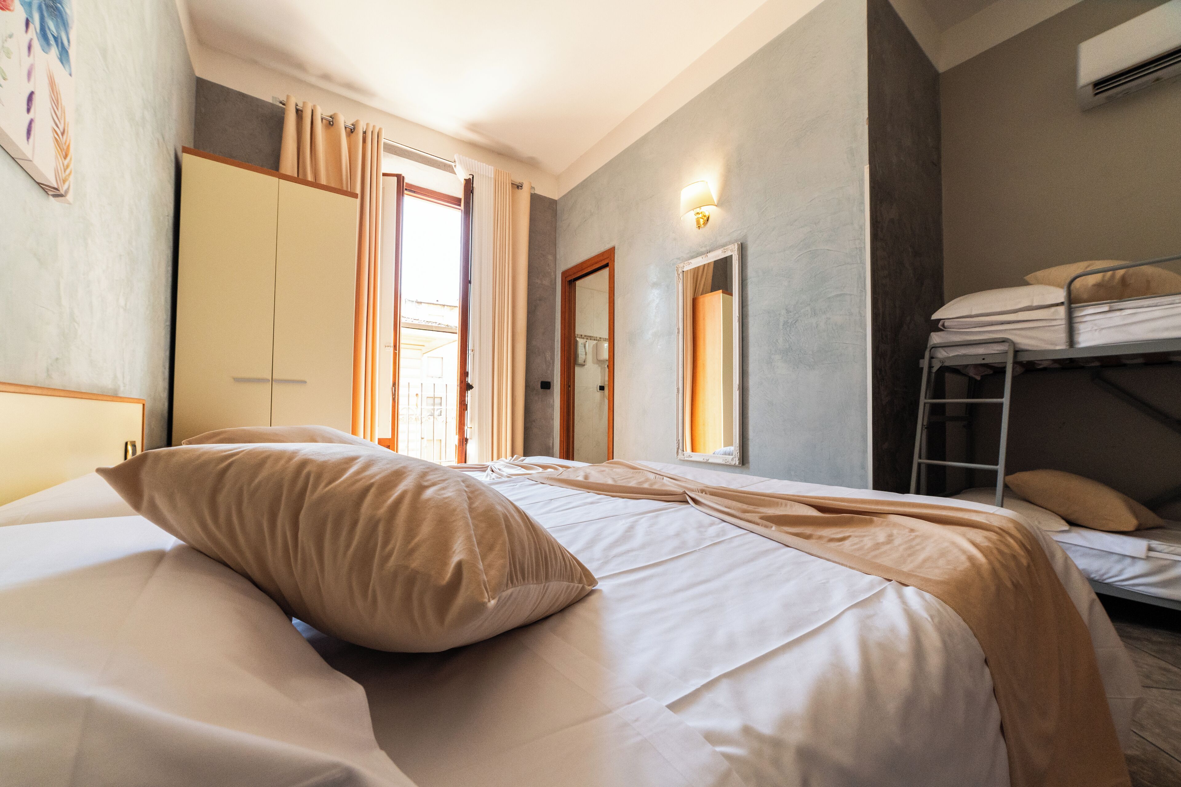 1 bedroom, individually decorated, individually furnished, desk