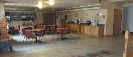 Free daily continental breakfast