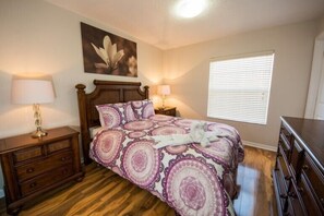 1 habitación, decoración personalizada y muebles diferentes 